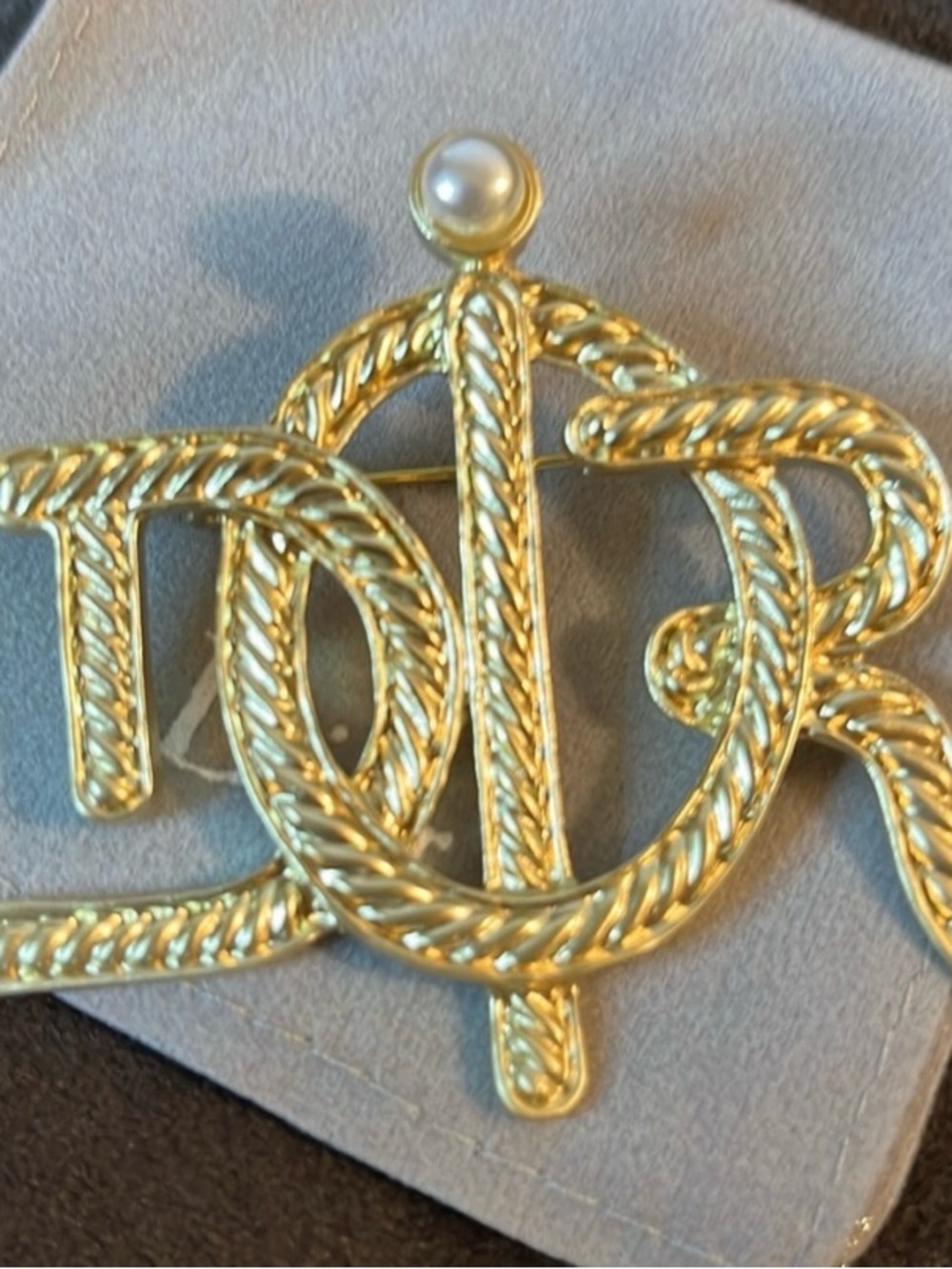 Gold Tone Spell Out Brooch - Picture 3 of 4